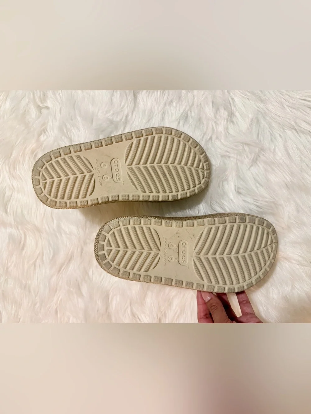 Crocs Gold Glitter Sherpa Lined Double Strap Slide Sandals Size 6.5
